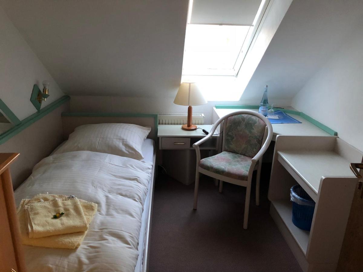 Hemmoor Hotel Zum Kreidesee, Kein Urlaubshotel ! מראה חיצוני תמונה